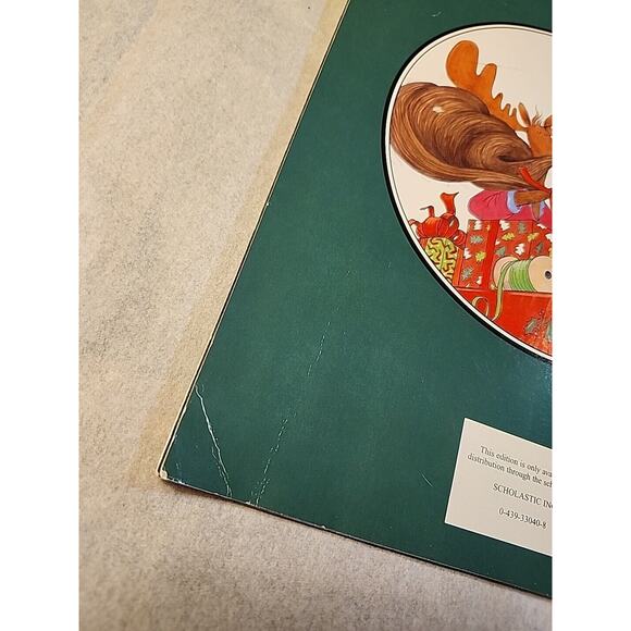 Mooseltoe by Margie Palatini Illustrations Henry Cole Scholastic 2000 Paperback - Picture 3 of 7